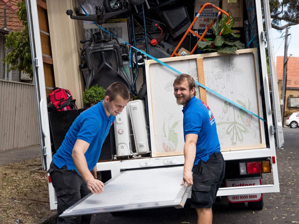 blacktown removalist team who are trained and highly experienced to conduct your relocation with ease